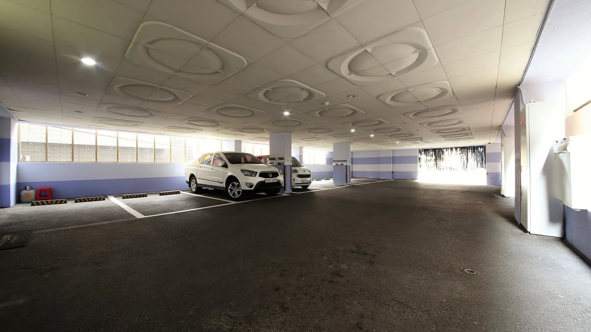V Hotel location